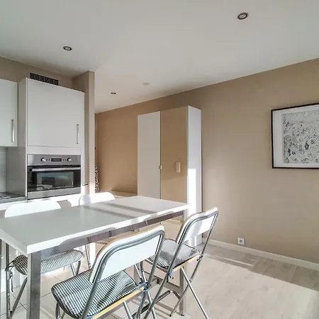 Royal Ascot S2 Ref, 8 Apartment *